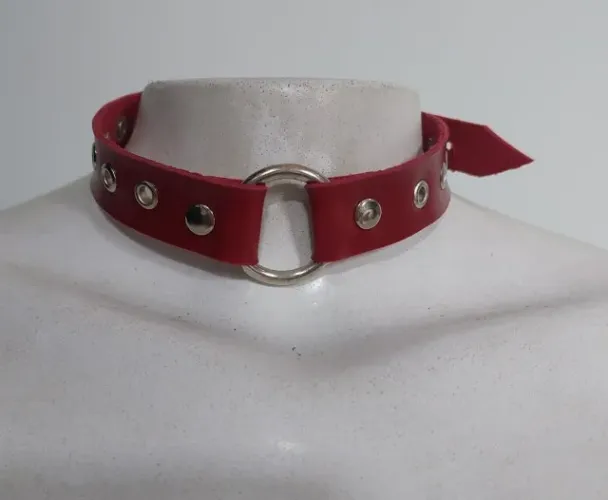 Choker (NOVA) vermelha couro sintético @Kommandantinstore
