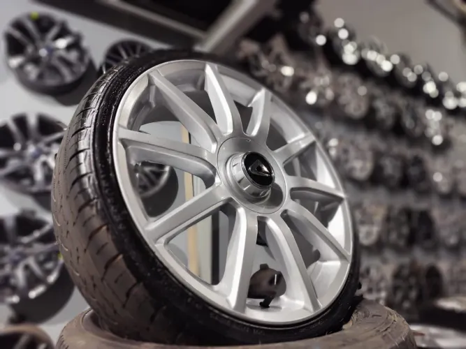 Rodas Volcano Daimler aro 18" Tala 6+ Pneus 185/35 R18( VW/Fiat/GM/Honda) Aceito Cartão 