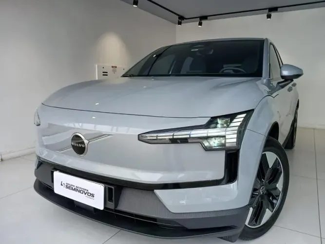 Volvo EX30 E40 Core (elétrico) 2024