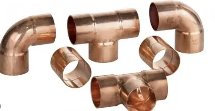 Vende-se conexões de cobre de bitolas variadas.
