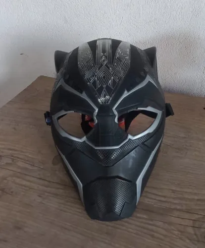 Máscara Pantera Negra - Semi Nova