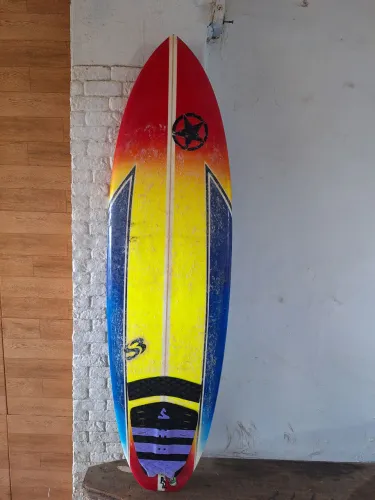 Prancha de Surf, epoxi, 6'2", em excelente estado.×21"×2 5/8",37 litros 