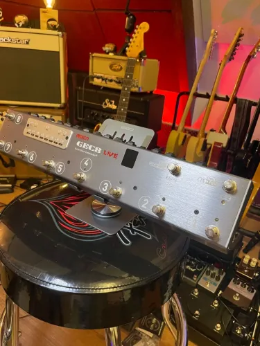 Controlador Moen GEC8 Live Guitar Effect Commander