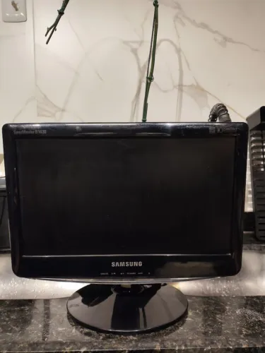 Monitor Samsung/ AOC 3 peças!