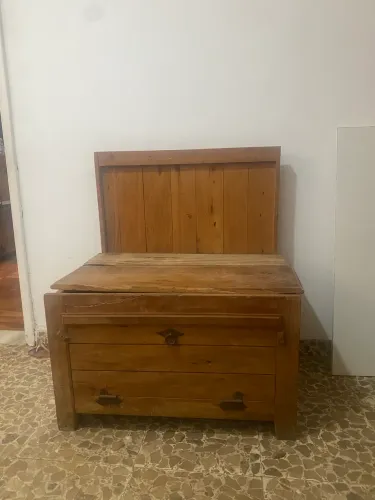 Vendo banco de madeira de demolição