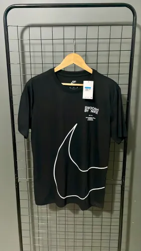 Camiseta Nike Big Swoosh 