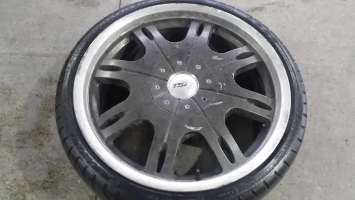 Rodas esportivas aro 18 Tsw Importadas Exclusiva grafite multi furos