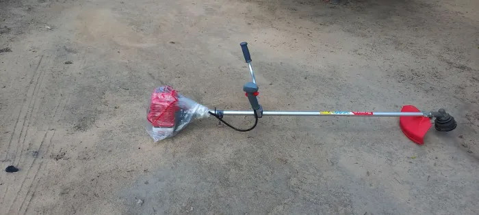 Roçadeira semiprofissional (Branco)
