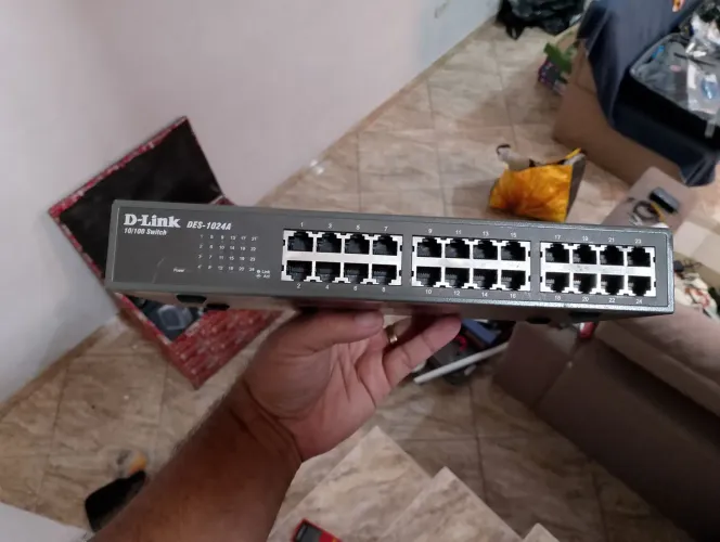 Switch D-Link DES-1024A 24 Portas