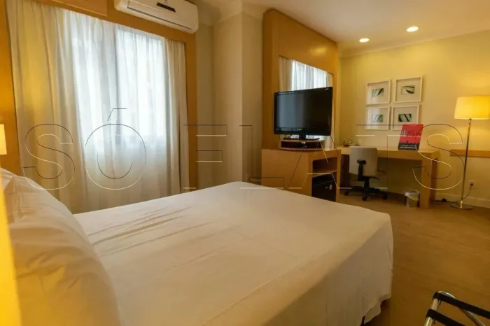 Apartamento totalmente imobiliado no pool para investimento.