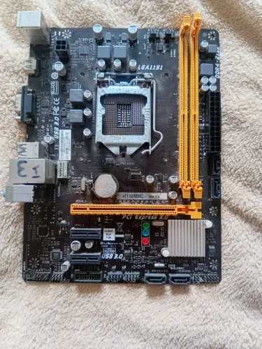 Kit de duas placas-mães (com defeito)