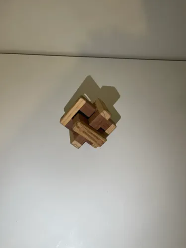 3 quebra cabeça de madeira