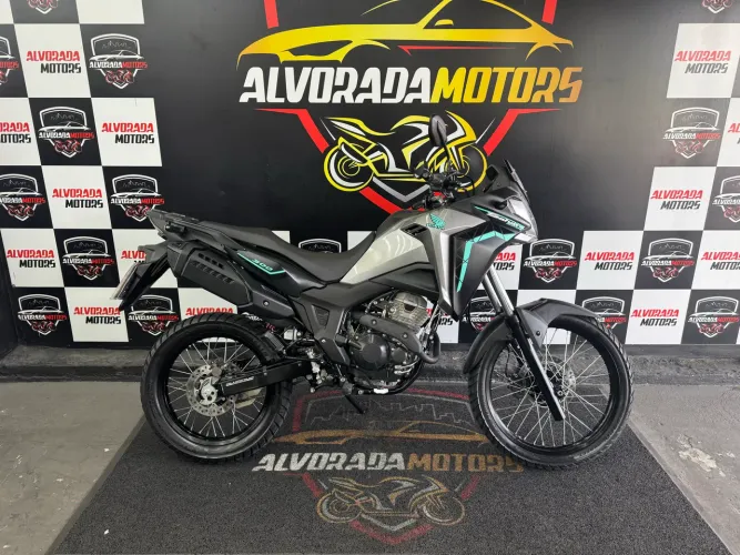 Sahara 300 2024 13.500 km. Emplacada e à pronta entrega