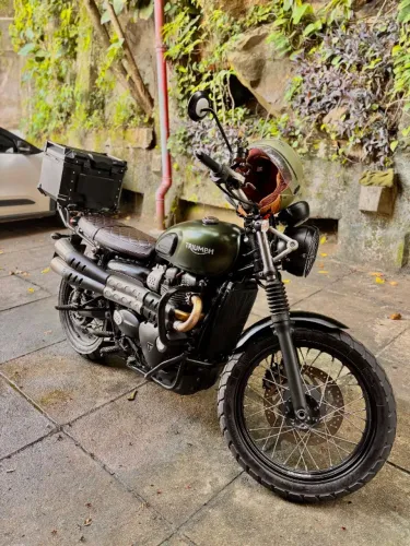 TRIUMPH STREET SCRAMBLER 900CC