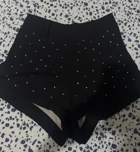 Short preto com brilho