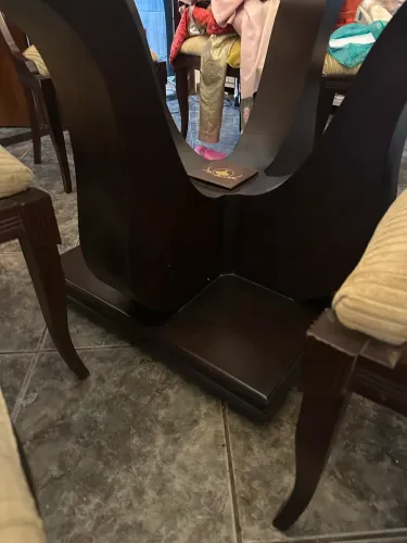 Mesa de jantar sem cadeira
