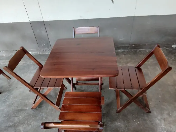 Kit de mesa com 4 cadeiras dobrável madeira imbuia