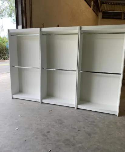 CABIDEIROS DUPLOS Roupeiro/ Expositor Branco para Lojas
