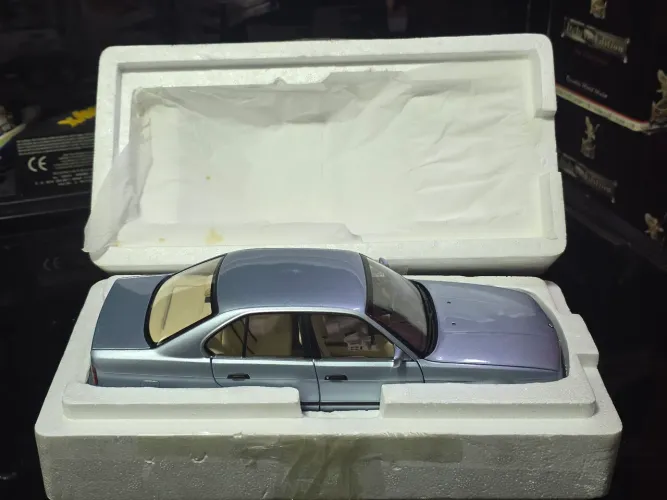 Miniatura 1:18 bmw 535 minichamps cor rara nova