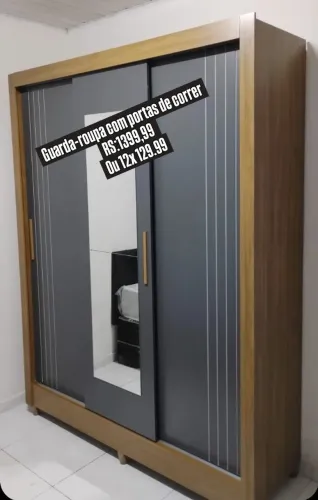 Guarda-roupa com portas de correr