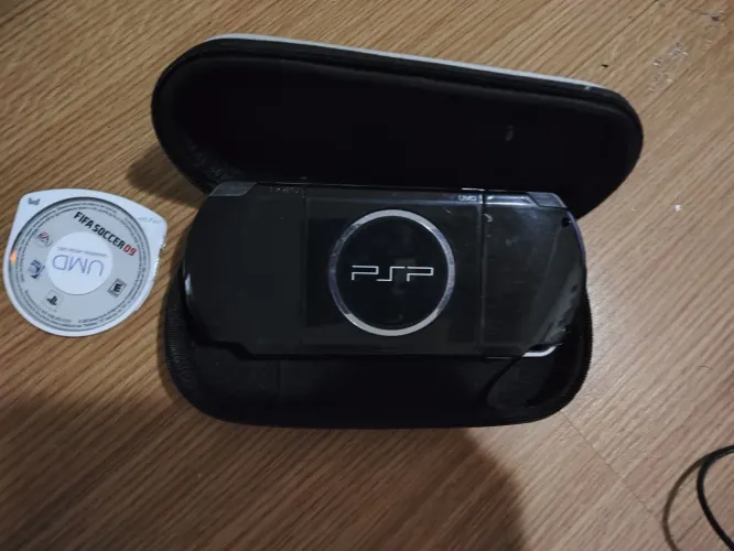 Raridade PSP slim 3010 desbloqueado 2gb com jogo fica 09 original e estojo 