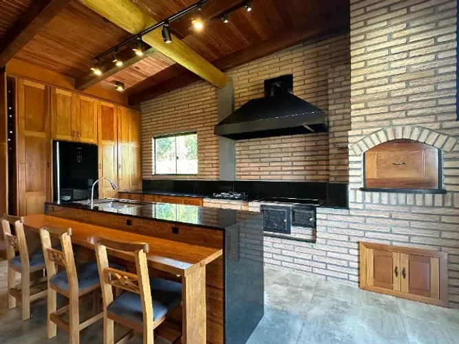 Casa/Sítio em Treviso 4 dorm em lugar ALTO com VISTA ESPETACULAR aceita permuta