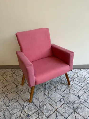 Poltrona rosa nova somente 280