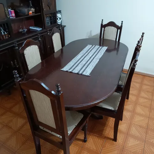 Antiga Mesa de madeira colonial com 6 cadeiras 
