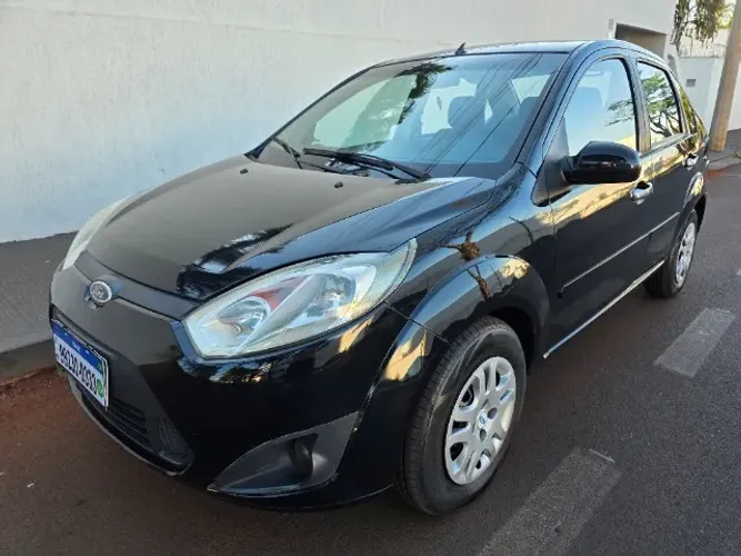 Ford Fiesta Sedan SE 1.6 8V Flex 4P 2014