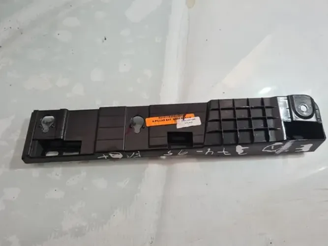 Suporte  Moldura Paralama Dianteiro L.e Renegade 2019