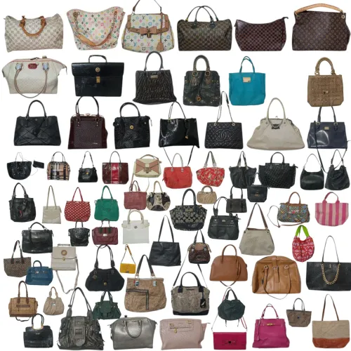 Lote de 83 Bolsas de diversos modelos e marcas