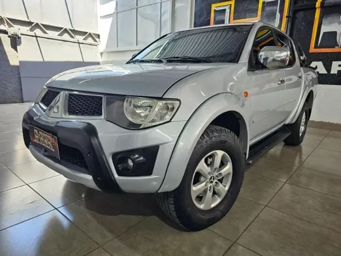 MITSUBISHI L200 TRITON HPE 3.2 4X4 AUTOMÁTICA 2012 ? POTÊNCIA, CONFORTO E BEM CONSERVADA!