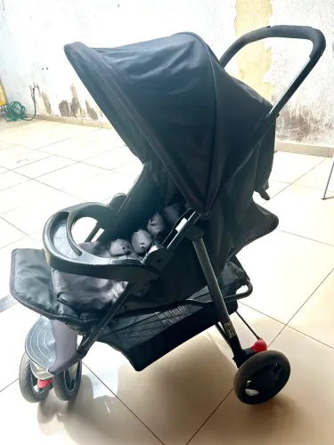 Carrinho de bebê para passeio Voyage 