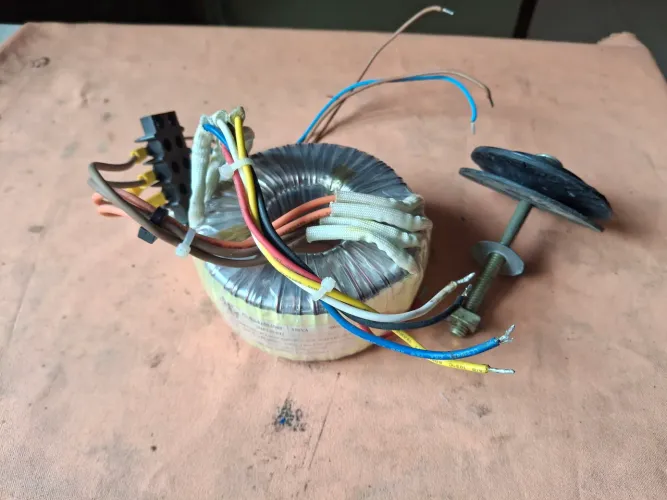 Transformador toroidal  12 + 12v 150VA