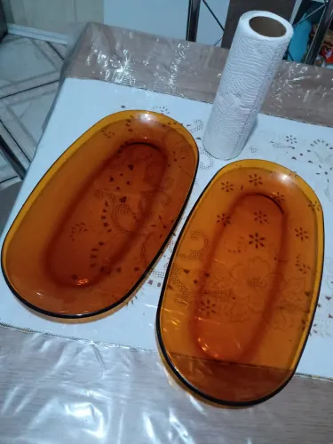 Conjunto de travessas de vidro âmbar
