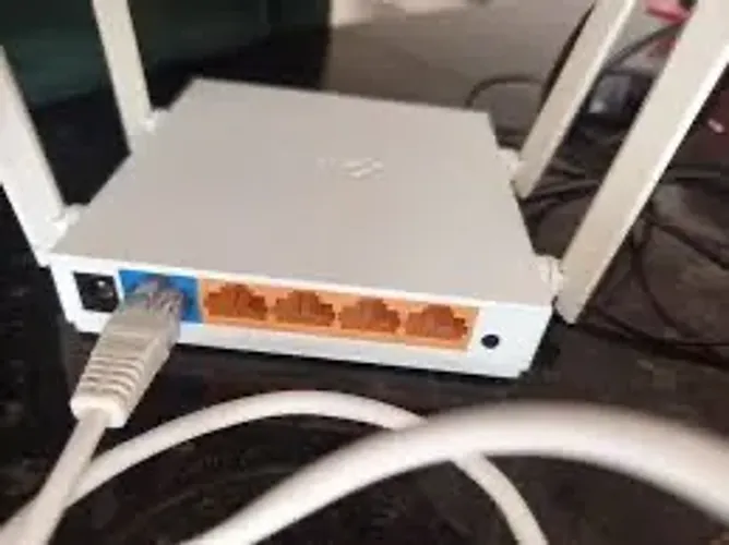 Roteador Wi-Fi com 4 Antenas C21 AC750