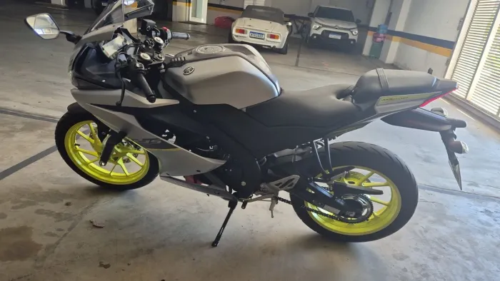 Motos Yamaha YZF R-15 155 ABS no Brasil