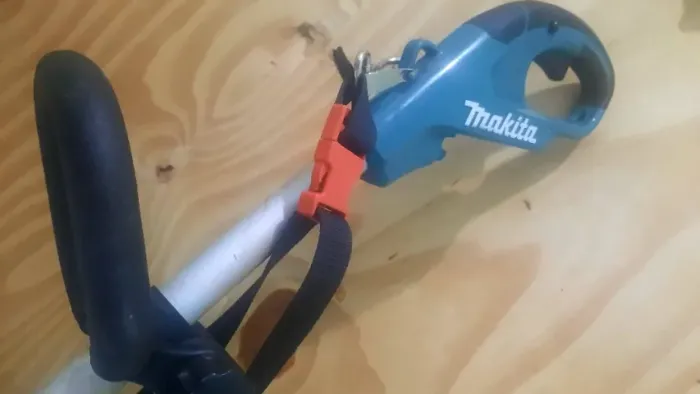 KIT Aparador de Grama Makita solo + Carretel de nylon ur100 makita