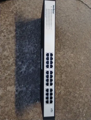 Switch Intelbras SF2400QR