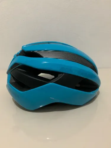 Capacete de ciclismo azul