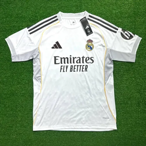 Camisa Real Madrid 2025/26 - tam. G (nova, na etiqueta)