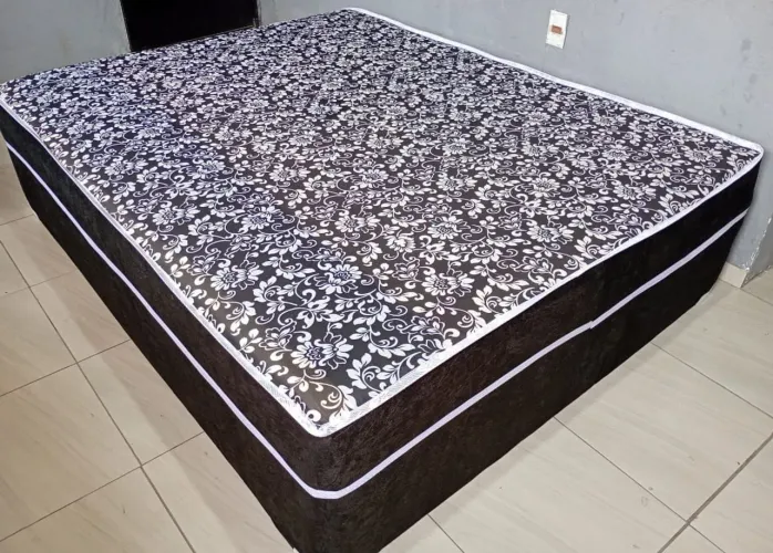 Cama Box Queen de espuma alta 20cm super confortável nova