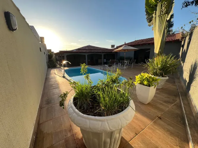 CASA PARA HOSPEDAGEM/ CONFRATERNIZAÇÃO E ACOMODAÇÃO