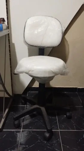Mocho giratório/ cadeira de estética
