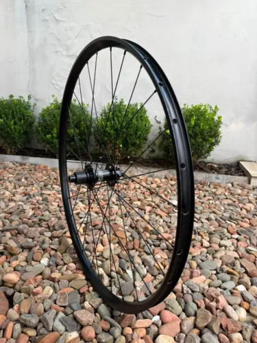 Roda Specialized Traseira Boost Cubo Xm390 28f 25mm Alumínio