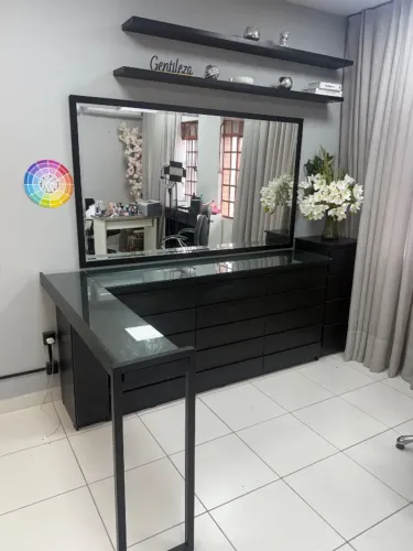 Bancada de maquiagem, consultório, barbearia