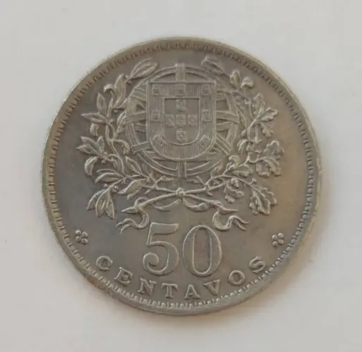 Moeda estrangeira de 50 centavos Portugal 1944