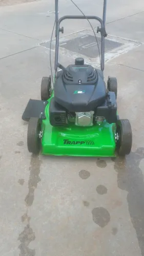 Roçadeira a motor trapp