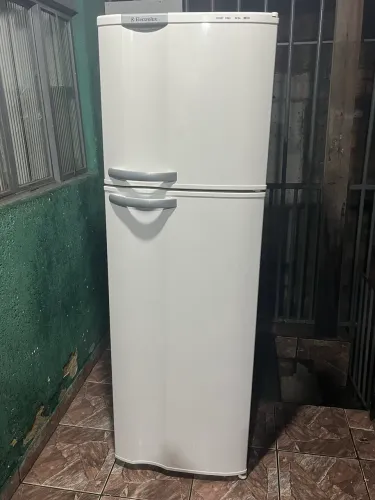 Geladeira Electrolux Frost Free DF34