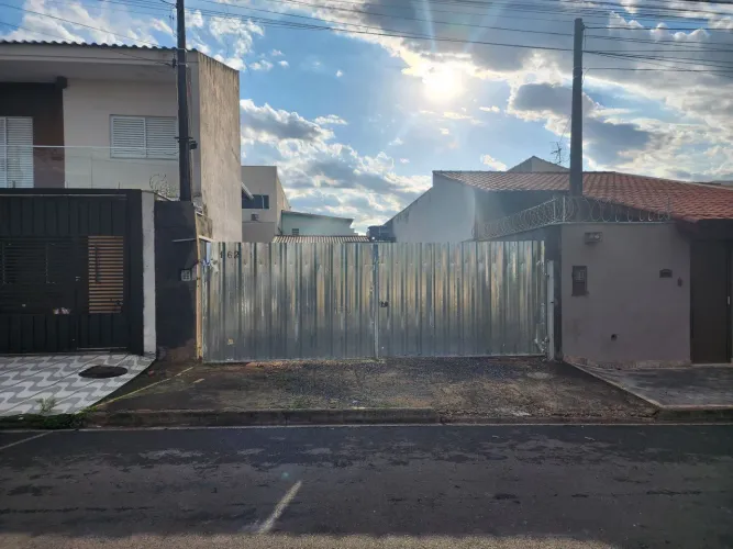 VENDE SE UMA EDICULA